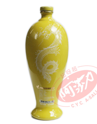 金湾飞龙在天高粱酒黄瓶