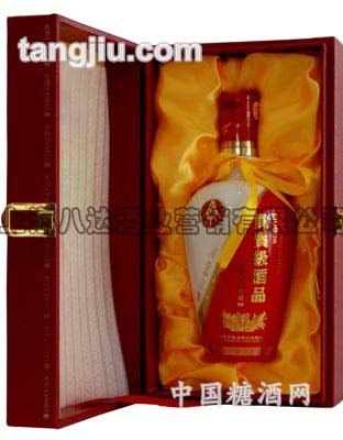 五粮液52度级酒品（红盒）