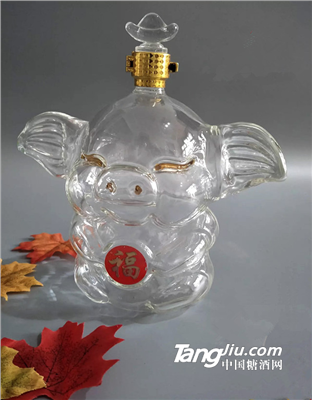 生肖猪玻璃工艺酒瓶大耳朵猪猪玻璃猪年纪念酒瓶