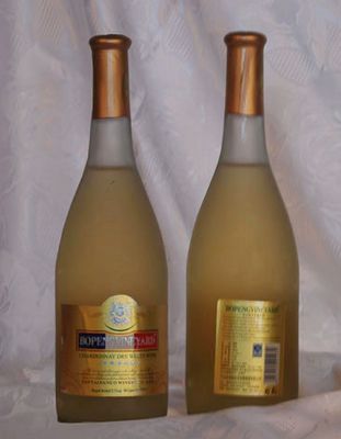 莎当妮干白葡萄酒(大肚瓶)