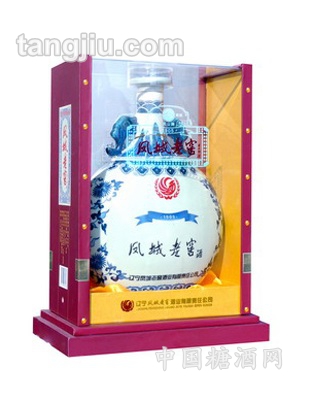 凤城老窖酒青花瓶大壶