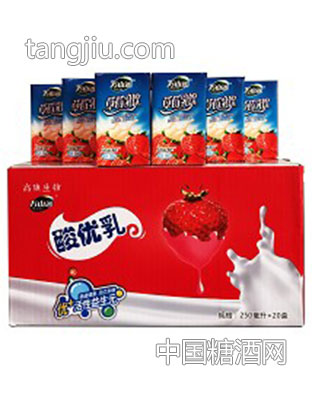草莓乳饮组合