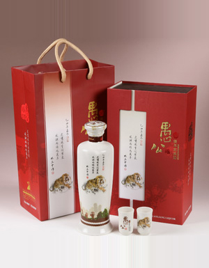 莱嘉愚公陈年高粱酒虎年礼盒