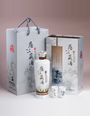 莱嘉愚公陈年高粱酒龙年礼盒