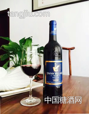 西澳&#183;天鹅黑皮诺干红葡萄酒