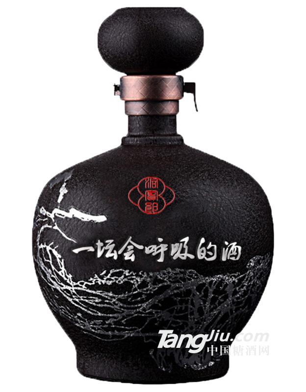 一坛会呼吸的酒