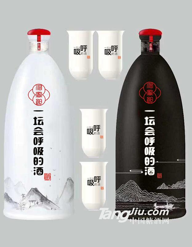 一坛会呼吸的酒