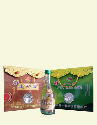 029 鲜马奶礼品盒奶酒
