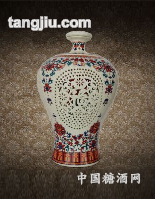 剑特酒雕刻瓷瓶500ml