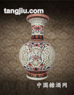 剑特酒雕刻瓷瓶