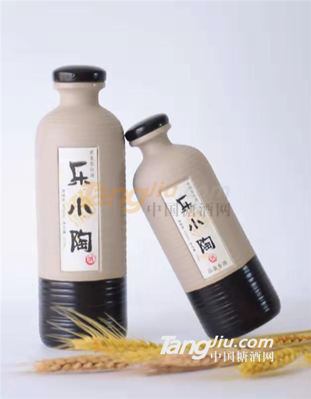 乐小陶浓香型白酒1.png