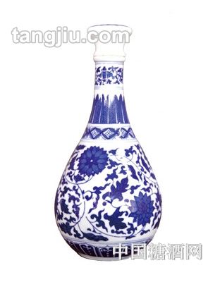 青花瓶杨梅酒