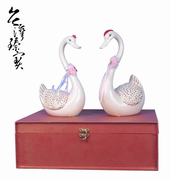 台湾臻宝能量陶瓷高粱酒-大天鹅