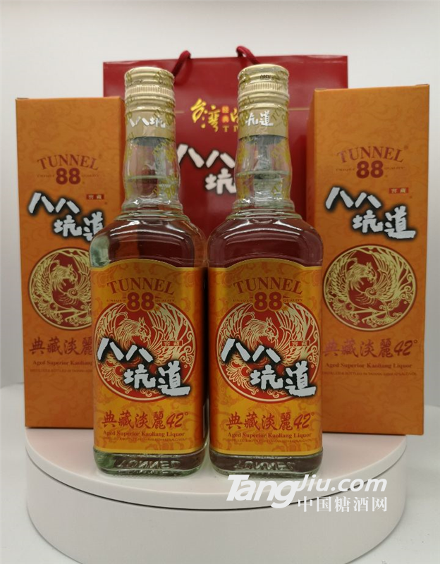 金色纸盒42度八八坑道典藏淡丽高粱酒