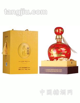 游龙臻藏酒红