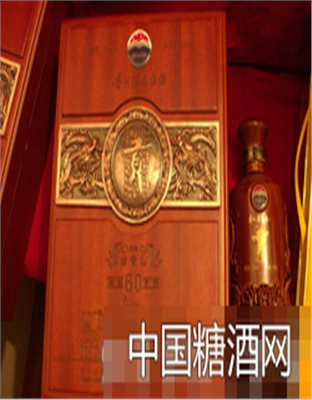 木盒酱龙瓶外观
