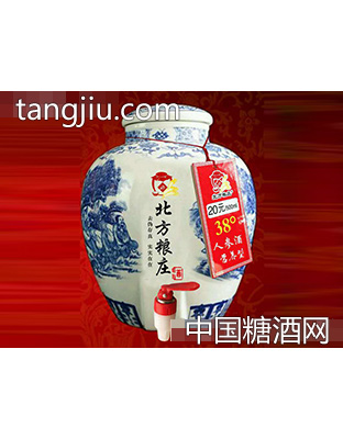 北方粮庄青花瓶坛酒·38度人参酒