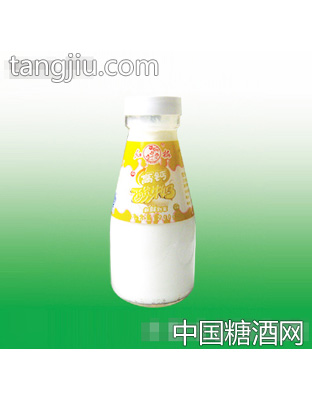 红梅瓶装高钙酸牛奶200克