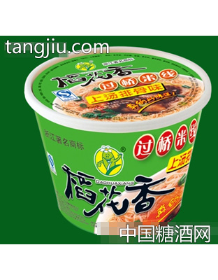 桶装稻花香过桥米线上汤排骨味