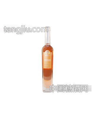 秋天的丰收桃红甜葡萄酒