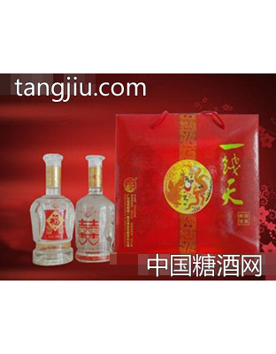 500ml一线天双瓶装龙凤礼盒