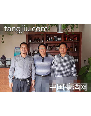 郑州酒协会长岳增蒲秘书长徐新洲