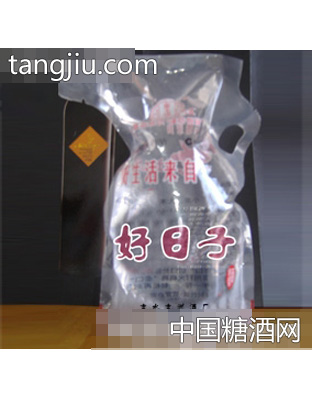 好日子软塑壶装酒
