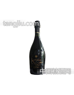金9起泡红葡萄酒