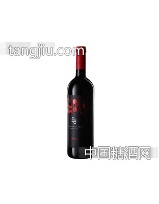 宫殿的牧场红葡萄酒
