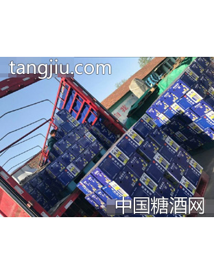 南海啤酒货车装车