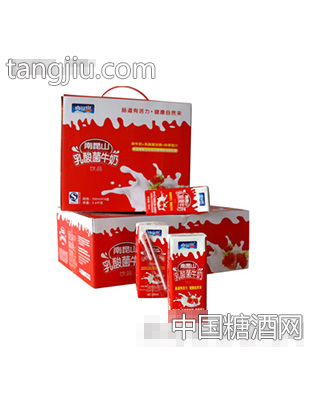 南昆山鲜牛奶+乳酸菌发酵+鲜草莓汁
