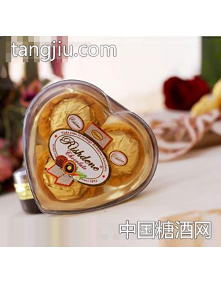 三粒心形巧克力