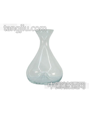 带漏斗醒酒器