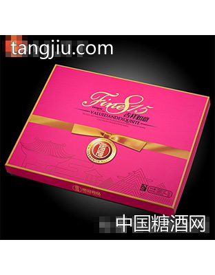 成冠月饼吉祥如意