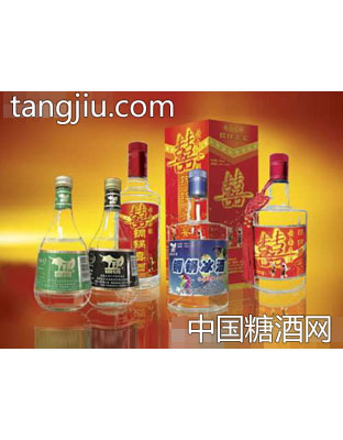 铜锅酒全家照