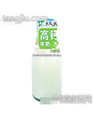 200ml天太乳业高钙牛奶