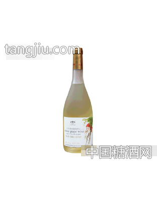 吐鲁番葡萄熟了无核白葡萄酒