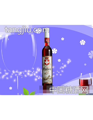 阿尔卑斯山温暖甜红葡萄酒