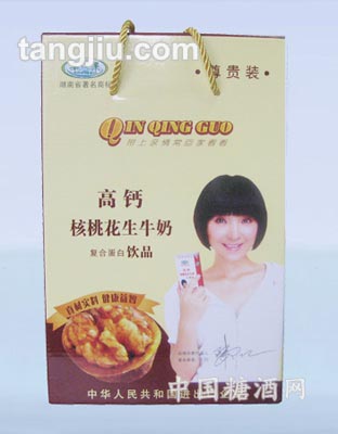 高钙核桃牛奶尊贵装