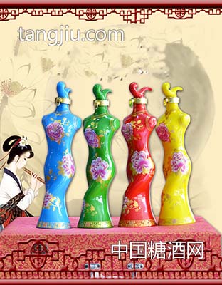 五粮坊坛子酒四斤旗袍