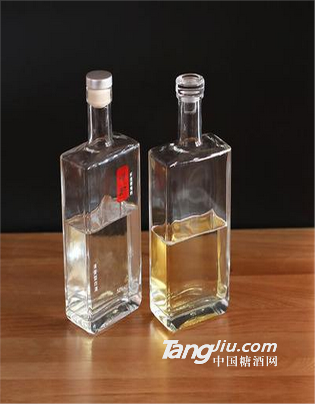 玻璃瓶厂家供应高白料玻璃白酒瓶