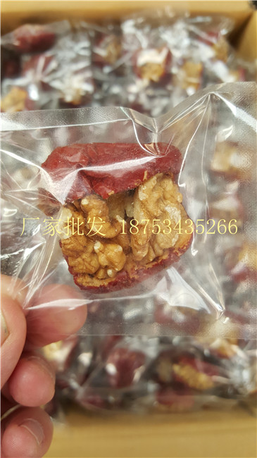 新疆枣夹核桃批发多少钱一斤
