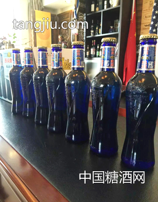 燕京啤酒新品蓝瓶装