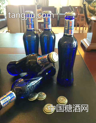 燕京原麦啤酒实物图