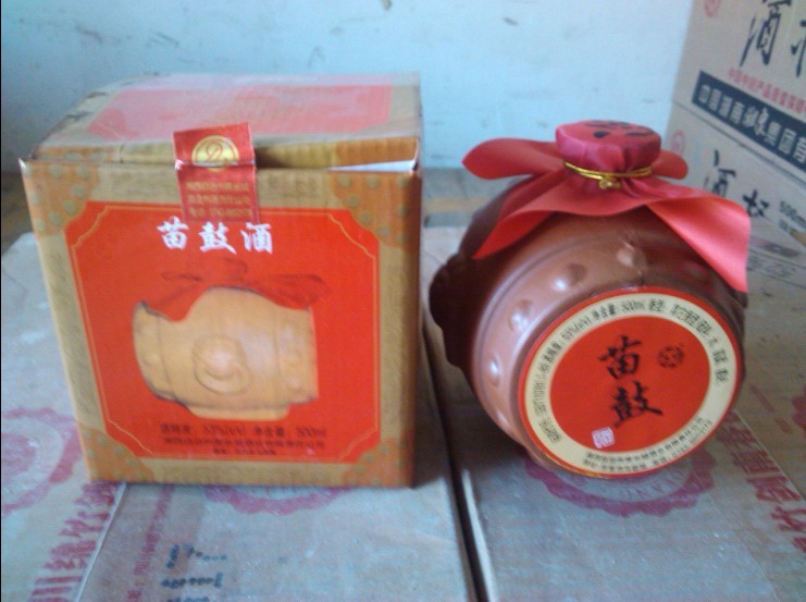 供应2002年苗鼓酒
