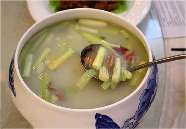 2019第十三届山东国际糖酒会周边特色美食——奶汤蒲菜.jpg