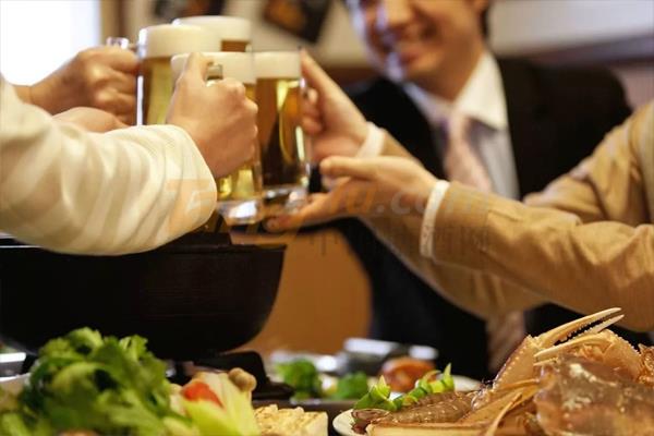 每天过量饮酒会带来什么伤害？.jpg