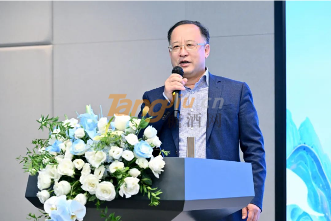 四川省作家协会党组书记侯志明